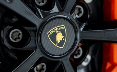 Lamborghini Revuelto 36