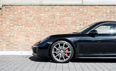 Porsche 911 (991.2) Carrera 4S 24