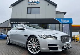 Jaguar XE 2.0 D PORTFOLIO AUTO 2