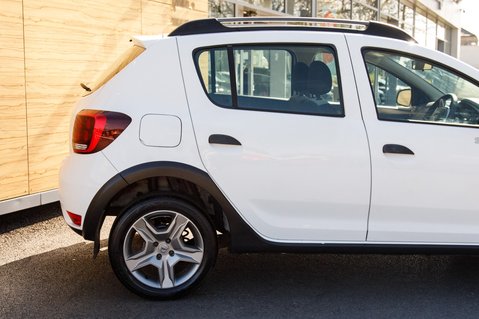 Dacia Sandero Stepway ESSENTIAL SCE 7