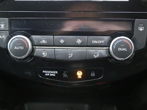 Nissan Qashqai 1.5 dCi N-Connecta Euro 6 (s/s) 5dr 17