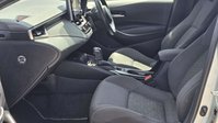 Toyota Corolla 1.8 VVT-h Design Hatchback 5dr Petrol Hybrid CVT Euro 6 (s/s) (122 ps) 32