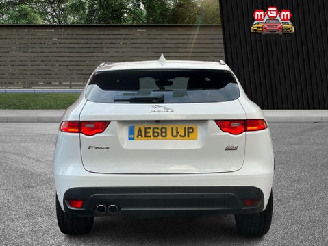 Jaguar F-Pace R-SPORT AWD 9