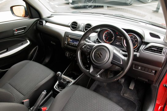 Suzuki Swift ATTITUDE DUALJET