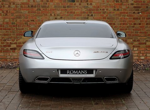 Mercedes-Benz SLS AMG GT 13