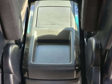 Toyota Alphard Auto+Petrol+7Seats 54