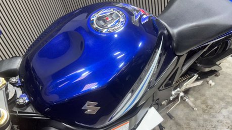 Suzuki GSX-R 2005 28K NEW MOT SERVICED WARRANTY 600CC SUPER SPORT GIXXER 17