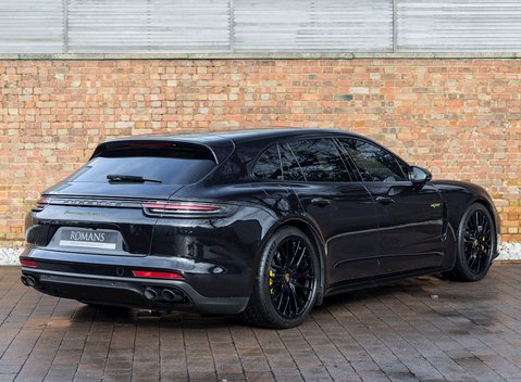 Porsche Panamera Turbo S E-Hybrid Sport Turismo 7