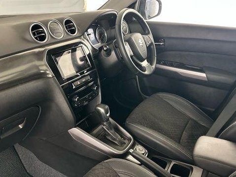 Suzuki Vitara SZ5 ALLGRIP MHEV 9