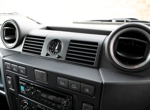 Land Rover Defender 90 TD XS Station Wagon 18