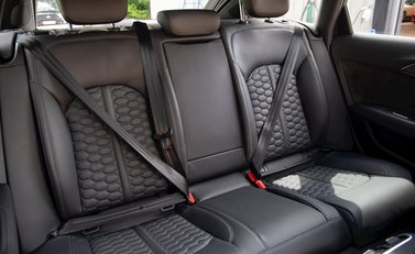 Audi RS6 Avant Performance 13