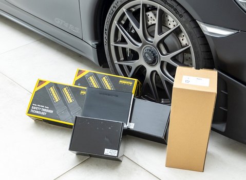 Porsche Cayman GT4 RS (718) 44