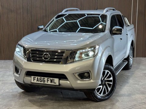 Nissan Navara 2.3 Navara Tekna dCi Auto 4WD 5dr 35