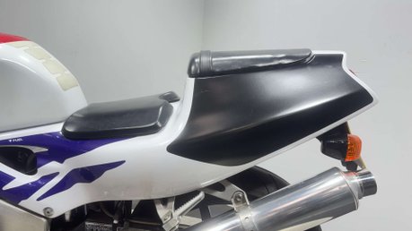 Honda RVF 2000 LATE REGISTERED GENUINE 8K CLASSIC 400CC SUPER SPORT 14