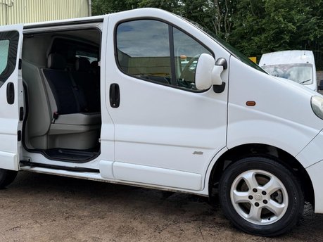Vauxhall Vivaro 2.0 2900 CDTi Sportive Crew Van 5dr Diesel Manual FWD L1 (195 g/km, 113 bhp