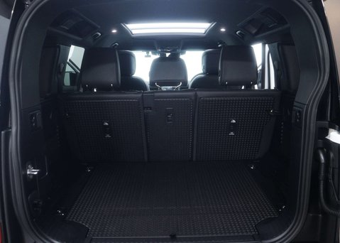 Land Rover Defender 3.0 Defender X-Dynamic HSE D300 MHEV A 4WD 5dr 66