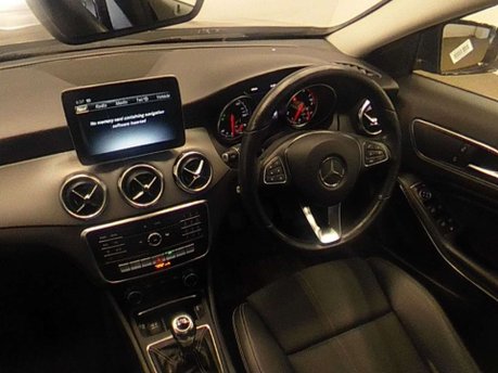 Mercedes-Benz GLA 1.6 GLA 180 Urban Edition 5dr 4