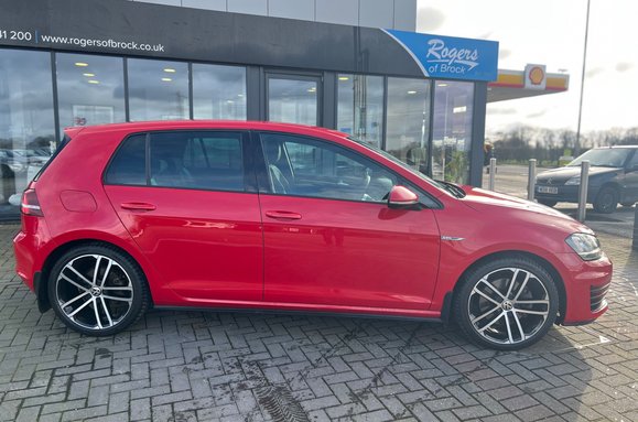 Volkswagen Golf 2.0 TDI BlueMotion Tech GTD 5 Door 6