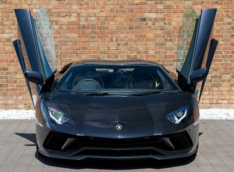 Lamborghini Aventador S LP740-4 5
