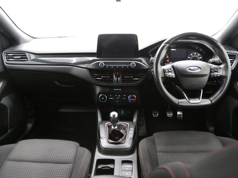 Ford Focus 1.0T EcoBoost ST-Line Euro 6 (s/s) 5dr 9