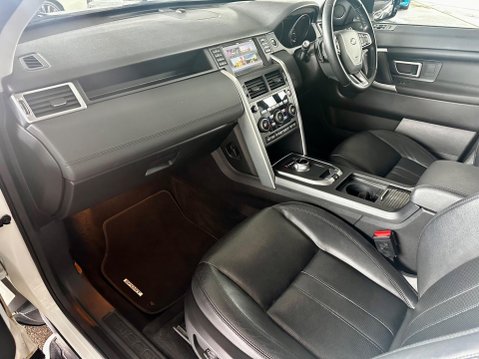 Land Rover Discovery Sport 2.0 TD4 HSE Black Auto 4WD Euro 6 (s/s) 5dr 28