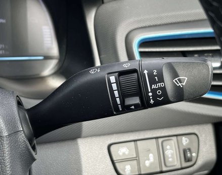Hyundai IONIQ 1.6 IONIQ Premium SE FHEV Semi-Auto 5dr 69