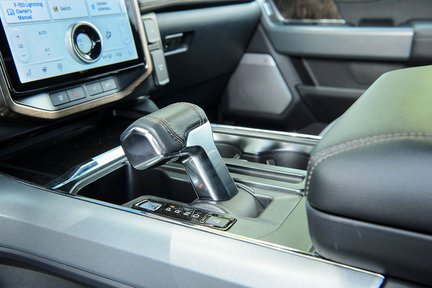 Ford Lightning Lariat Electric 32