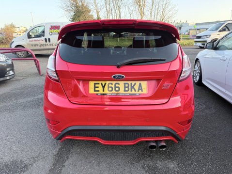 Ford Fiesta 1.6T ST-3 [NAV] 6