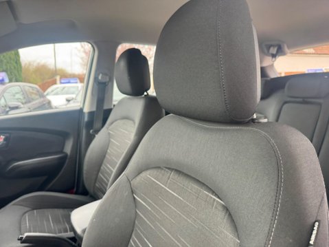 Hyundai ix35 1.6 GDi S Euro 5 5dr 29