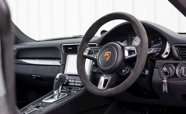 Porsche 911 Turbo S (991.2) 11