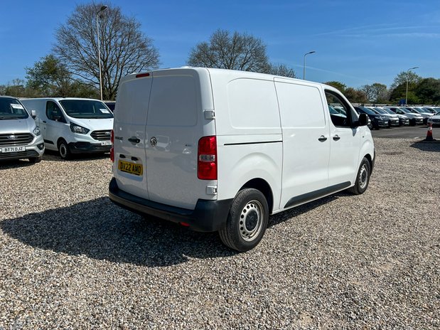 Vauxhall Vivaro SWB L1H1 Low Roof Dynamic 2900 Air Con Sensors Euro 6 NO VAT 6