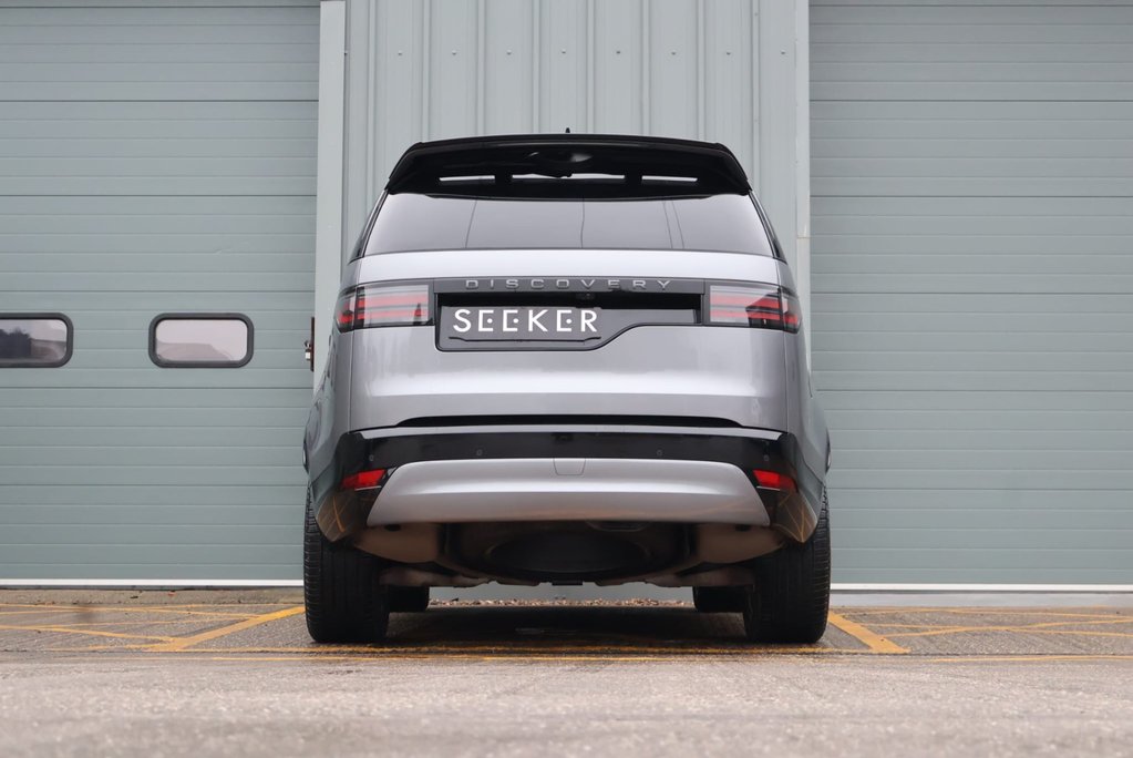 Land Rover Discovery DEMO MODEL COMMERCIAL DYNAMIC HSE WITH GENUINE REAR SEATS STYLED BY SEEKER  4