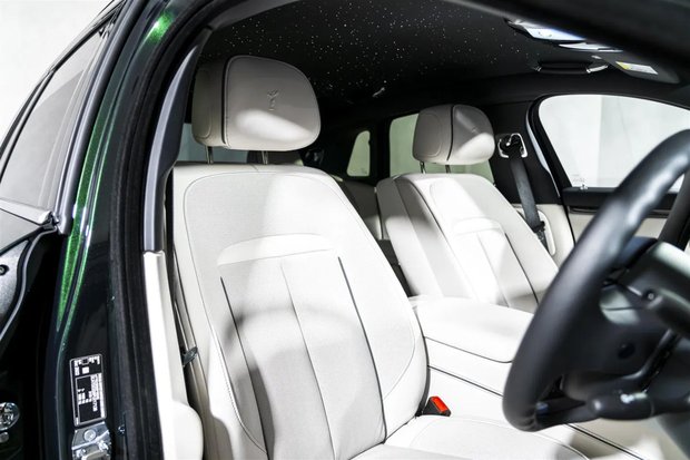 Rolls-Royce Ghost V12. FULL PPF. STARLIGHT. H, C & M SEATS. REAR ENTERTAINMENT. HUD. 2