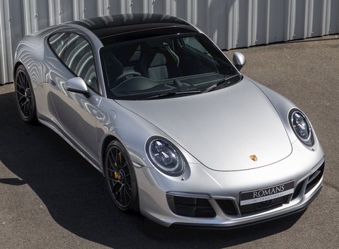 Porsche 911 Carrera GTS (991.2) 8