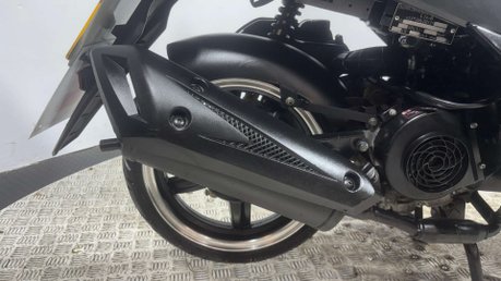 Sinnis Twist 2022 1K 50CC SCOOTER LEARNER BIKE NEW MOT SERVICED 30