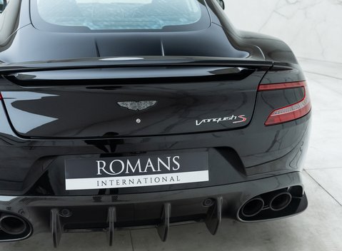 Aston Martin Vanquish S 40