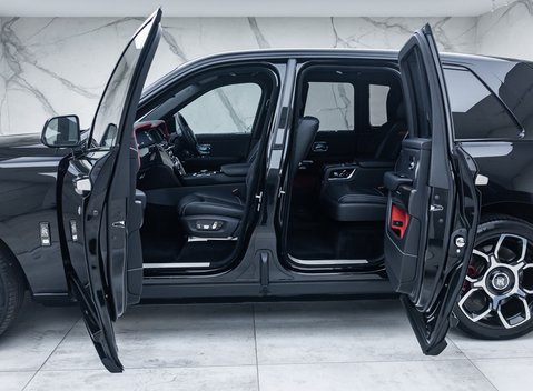 Rolls-Royce Cullinan BLACK BADGE 38