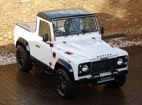 Land Rover Defender 90 Bowler Edition 23