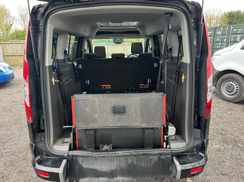Ford Grand Tourneo Connect TITANIUM TDCI 11