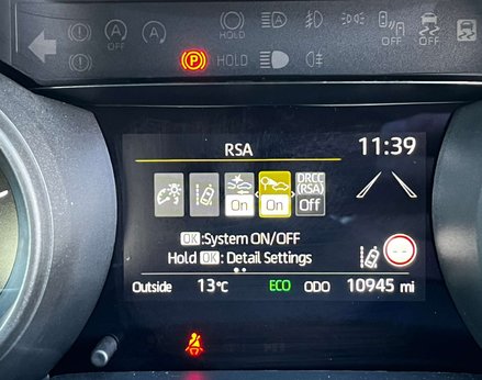 Toyota Yaris 1.5 Yaris Design HEV CVT 5dr 33