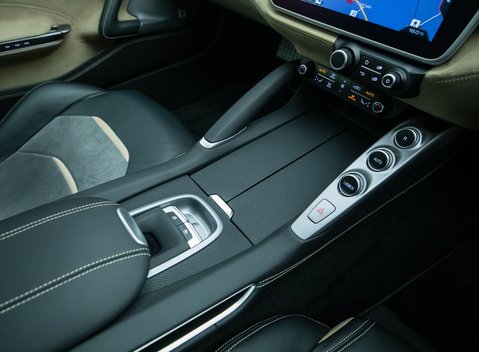 Ferrari GTC4 Lusso V12 21