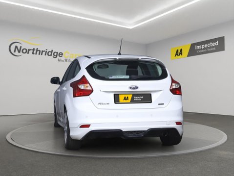 Ford Focus 1.6T EcoBoost Zetec S Euro 5 (s/s) 5dr 8