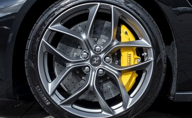 Ferrari GTC4 Lusso T 10