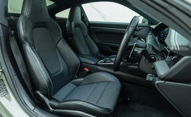 Porsche 911 Carrera (992) 10