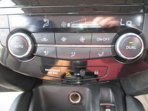Nissan Qashqai 1.3 DIG-T N-Connecta Euro 6 (s/s) 5dr 22