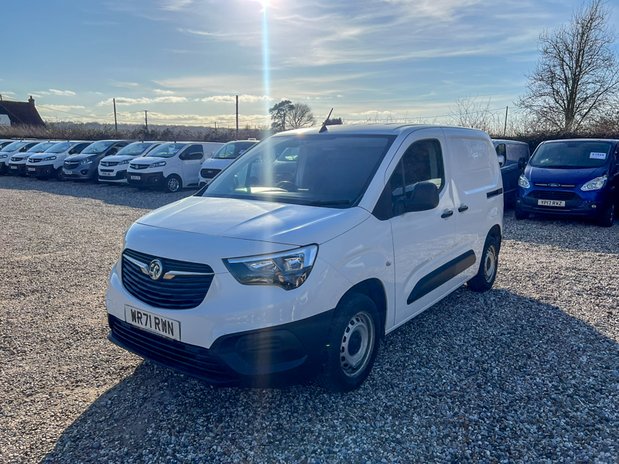 Vauxhall Combo SWB L1H1 Low Roof 2000 Dynamic Air Con EURO 6 NO VAT 2