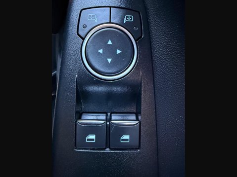 Ford Fiesta 1.0T EcoBoost ST-Line Euro 6 (s/s) 5dr 25