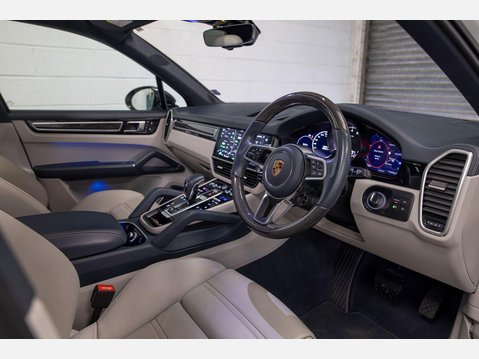 Porsche Cayenne 3.0 V6 E-Hybrid 17.9kWh Platinum Edition TiptronicS 4WD Euro 6 (s/s) 5dr (3 12