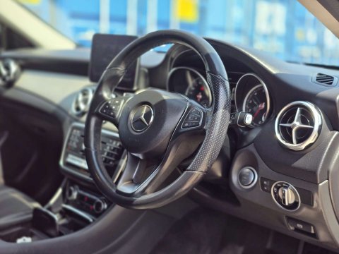 2019 Mercedes-Benz GLA thumbnail 19