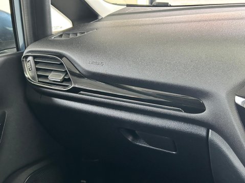 Ford Fiesta TITANIUM X 22